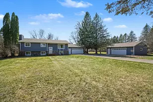 471 McCutcheon Rd, Hudson, WI 54016 - Photo 5