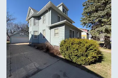 1307 8th Avenue, Worthington, MN 56187 - Photo 3