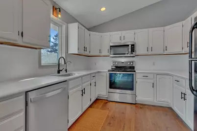 809 25th Avenue SW, Willmar, MN 56201 - Photo 11