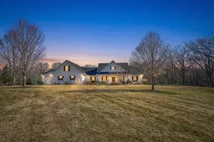 877 Yellowstone Trail, Hudson, WI 54016 - Photo 3