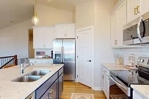 2018 Douglas Trl Dr SE, Pine Island, MN 55963 - Photo 7