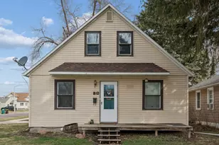 205 E 11th St, Fairmont, MN 56031 - Photo 1