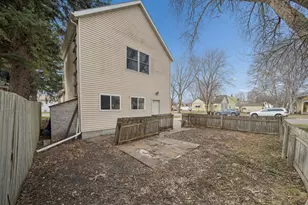 205 E 11th St, Fairmont, MN 56031 - Photo 21