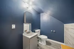 205 E 11th St, Fairmont, MN 56031 - Photo 15