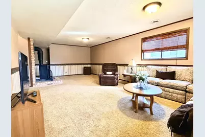 1919 Driftwood Avenue, Worthington, MN 56187 - Photo 31