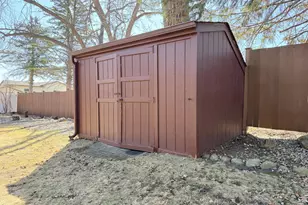 1919 Driftwood Ave, Worthington, MN 56187 - Photo 7