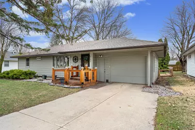 2104 W Oakland Avenue, Austin, MN 55912 - Photo 1