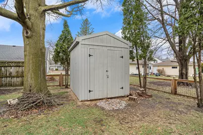 2104 W Oakland Avenue, Austin, MN 55912 - Photo 9