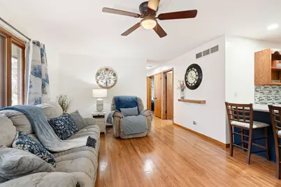 2104 W Oakland Avenue, Austin, MN 55912 - Photo 11