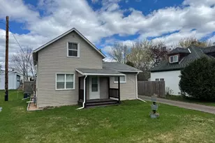 105 3rd St SE, Hinckley, MN 55037 - Photo 1
