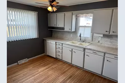 105 3rd Street SE, Hinckley, MN 55037 - Photo 5