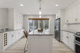 10544 Lee Dr, Eden Prairie, MN 55347 - Photo 7