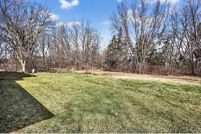 927 Pond View Court, Vadnais Heights, MN 55127 - Photo 13