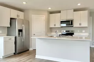 1935 Aztec Ave, Shakopee, MN 55379 - Photo 3