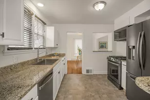 4556 Zenith Ave N, Robbinsdale, MN 55422 - Photo 9