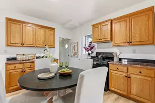 558 Osceola Ave S, Saint Paul, MN 55102 - Photo 5