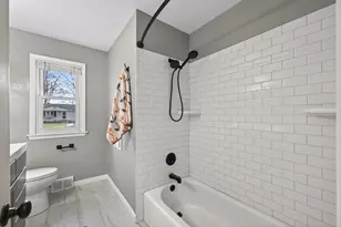 5657 Maryland Ave N, Crystal, MN 55428 - Photo 11