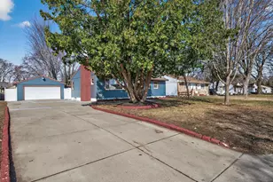 5657 Maryland Ave N, Crystal, MN 55428 - Photo 31