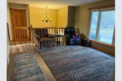 902 5th Avenue SE, Pipestone, MN 56164 - Photo 3