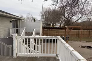 902 5th Ave SE, Pipestone, MN 56164 - Photo 23