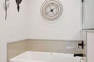 337 Willoughby Way W, Minnetonka, MN 55305 - Photo 15