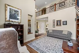 2020 Edgewood Ct, Chanhassen, MN 55317 - Photo 9