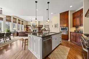 2020 Edgewood Ct, Chanhassen, MN 55317 - Photo 33