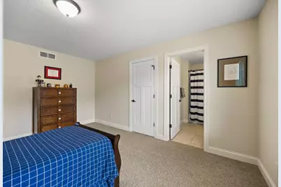 2020 Edgewood Court, Chanhassen, MN 55317 - Photo 71