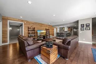 2020 Edgewood Ct, Chanhassen, MN 55317 - Photo 81