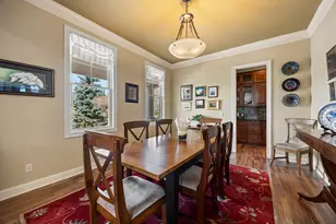 2020 Edgewood Ct, Chanhassen, MN 55317 - Photo 15