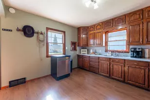 106 N 4th St, Goodhue, MN 55027 - Photo 9