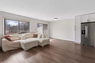 12238 Oak Leaf Cir, Burnsville, MN 55337 - Photo 5