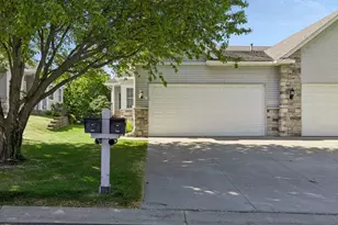 724 Gilfillan Ln, White Bear Township, MN 55127 - Photo 3