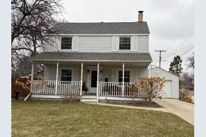 218 7th Avenue N, Wahpeton,  58075 - Photo 1