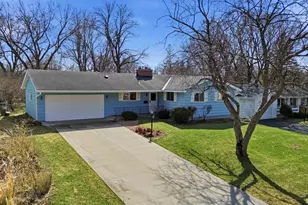 8409 32nd Pl N, Crystal, MN 55427 - Photo 3