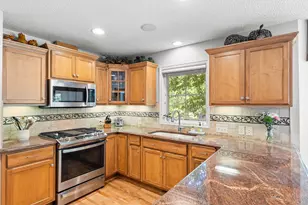 7021 Waterstone Ln, Woodbury, MN 55125 - Photo 5