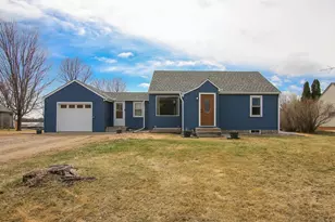 604 Hill St W, Saint Joseph, MN 56374 - Photo 5