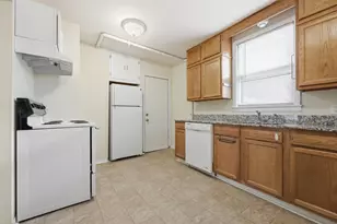 1070 21st Ave SE, Minneapolis, MN 55414 - Photo 3