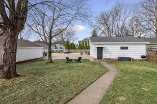 217 N Ash St, Chaska, MN 55318 - Photo 31