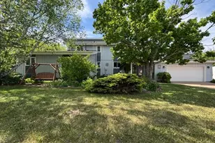 333 5th Ave NE, Chisholm, MN 55719 - Photo 1