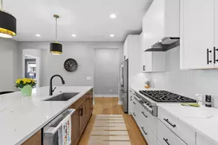 25460 Park Ln, Excelsior, MN 55331 - Photo 11