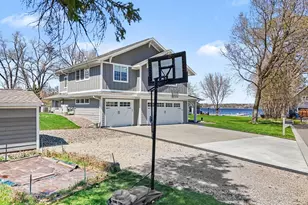 100 Peninsula Rd, Medicine Lake, MN 55441 - Photo 7