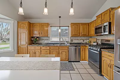 12120 87th Avenue N, Maple Grove, MN 55369 - Photo 9