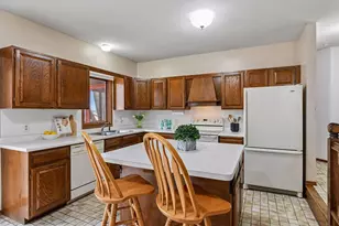 10001 Beard Ave S, Bloomington, MN 55431 - Photo 3