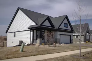 6621 Harvest Trl, Chaska, MN 55318 - Photo 3