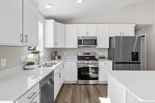 6613 Granby St, North Branch, MN 55056 - Photo 7