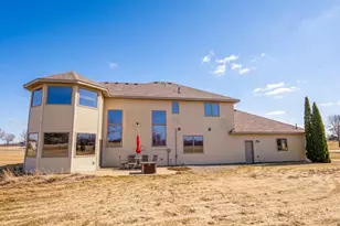 294 57th Ave NE, Willmar, MN 56201 - Photo 5