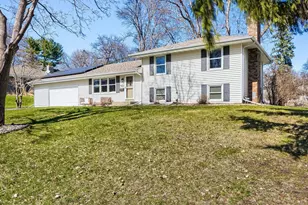 8605 Poplar Bridge Curve, Bloomington, MN 55437 - Photo 3