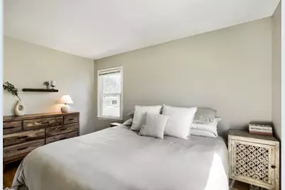 8605 Poplar Bridge Curve, Bloomington, MN 55437 - Photo 15