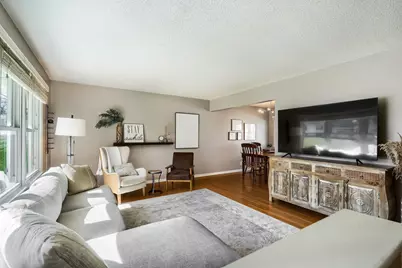 8605 Poplar Bridge Curve, Bloomington, MN 55437 - Photo 5